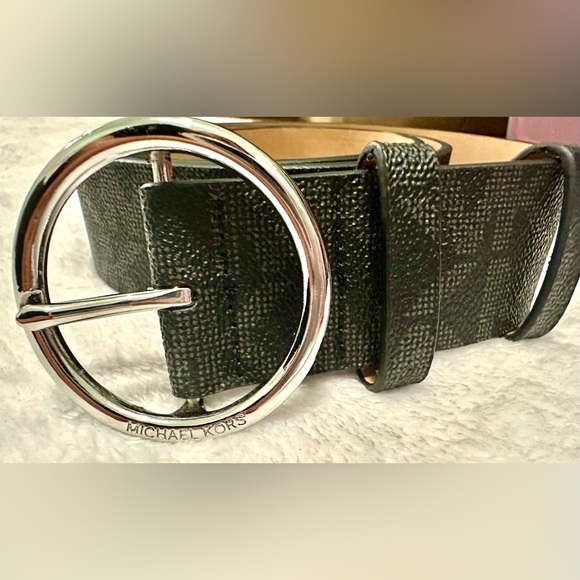 Michael Kors Black Signature MK Logo Silver Buckle Belt Size Medium - Picture 3 of 11